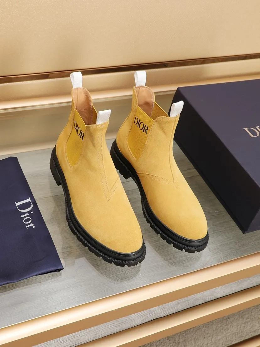 Men's men's shoes 💰P500💰[Dior] Dior ✨ is online at the same time 👏 This casual sneaker is a new product in the series and continues Di*r's classic style. The upper is made of original first-layer cowhide, paired with a textured outsole, and the brand's iconic details are on the side openings to enhance the style. Fashionable and versatile. Create a casual look. Size: 38-44 (45 customized)